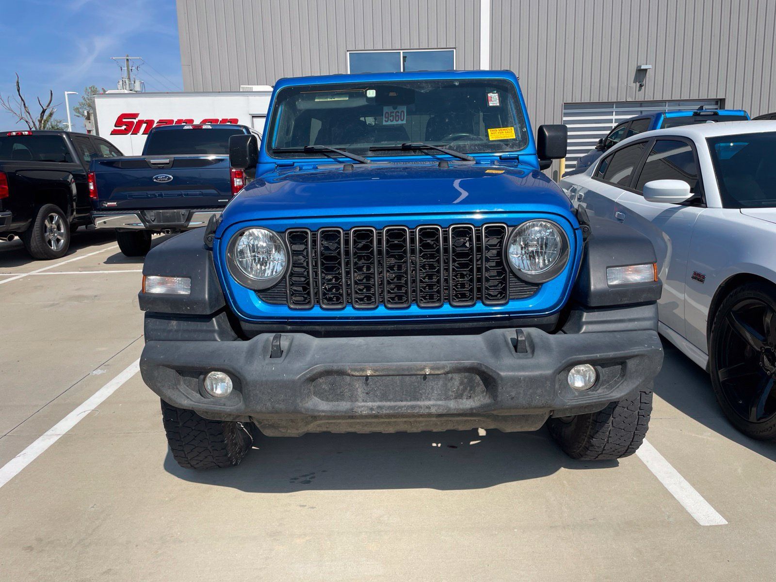 Used 2024 Jeep Wrangler Unlimited Sport AWD/4WD image 2