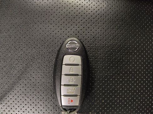 Used 2017 Nissan Murano Platinum w/ Platinum Technology Package FWD image 32