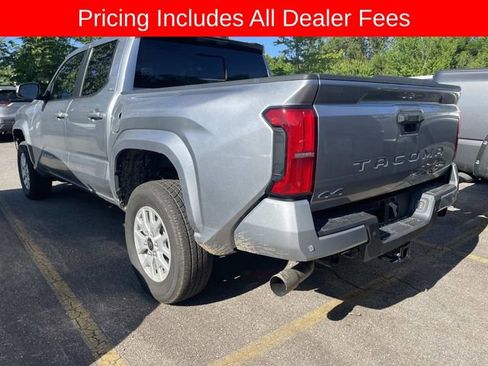 Used 2025 Toyota Tacoma SR5 AWD/4WD image 6