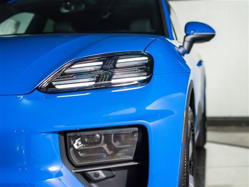 Used 2026 Porsche Macan Electric RWD image 30