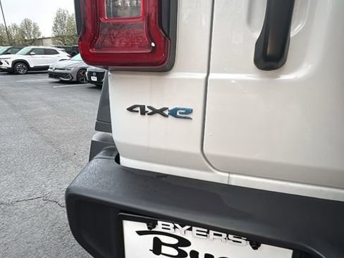 Used 2025 Jeep Wrangler Unlimited Rubicon 4xe w/ Convenience Group image 35