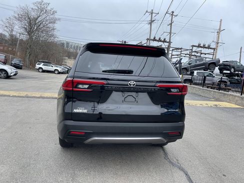 Used 2024 Toyota Grand Highlander Platinum image 4