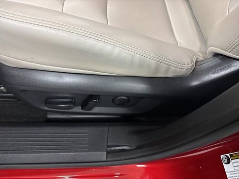 Used 2022 Nissan Rogue SL w/ SL Premium Package image 18