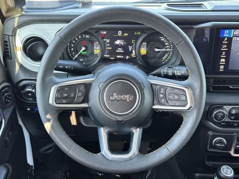 Used 2024 Jeep Wrangler Sahara image 9