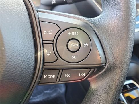 Used 2020 Toyota Corolla LE w/ LE Premium Package image 19