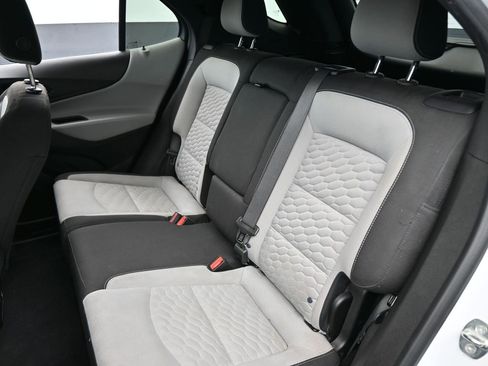 Used 2021 Chevrolet Equinox LT image 33