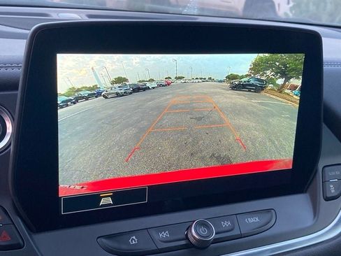 Used 2025 Chevrolet Blazer LT image 23