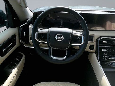 Certified 2025 Nissan Armada Platinum Reserve AWD/4WD image 5