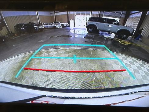 Used 2022 Toyota Corolla Cross LE FWD image 29