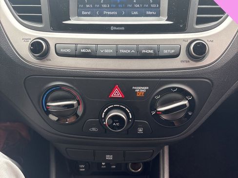 Used 2020 Hyundai Accent SE image 12