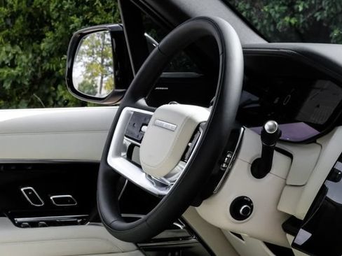 New 2026 Land Rover Range Rover Long Wheelbase SE AWD/4WD image 20