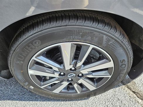 New 2025 Nissan Versa SV w/ Trunk Package image 8