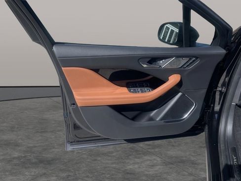 New 2024 Jaguar I-PACE R-Dynamic HSE image 9