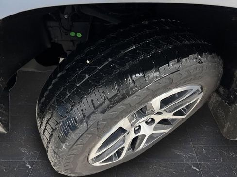 Used 2024 Chevrolet Colorado Z71 w/ Z71 Convenience Package 2 image 41