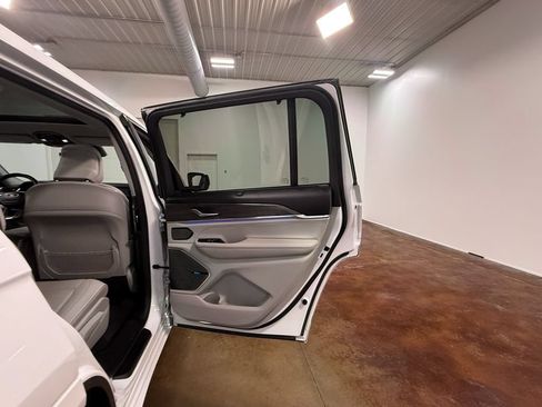 Used 2021 Jeep Grand Cherokee L Overland w/ Advanced Protech Group III AWD/4WD image 64
