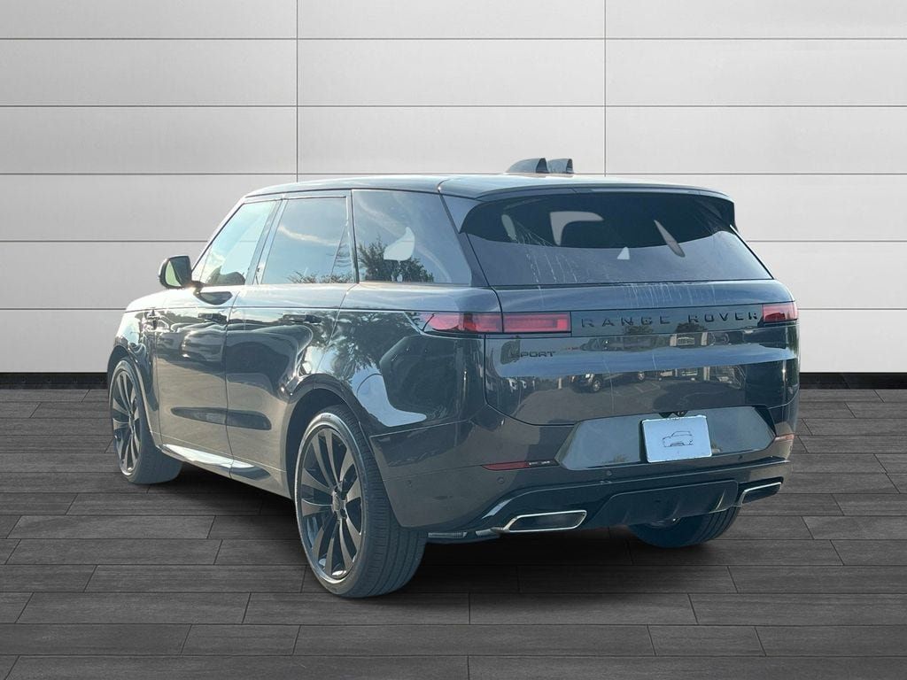 New 2027 Land Rover Range Rover Sport Dynamic SE AWD/4WD image 3