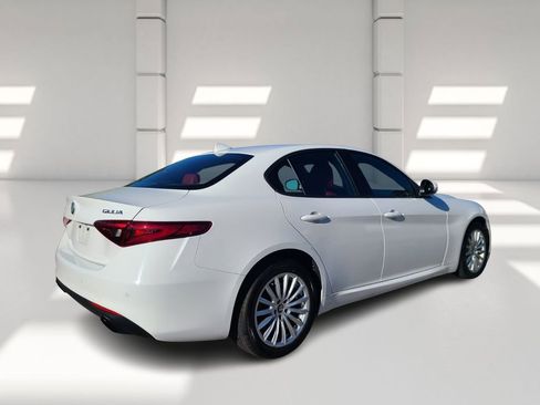 Used 2022 Alfa Romeo Giulia Sprint image 4