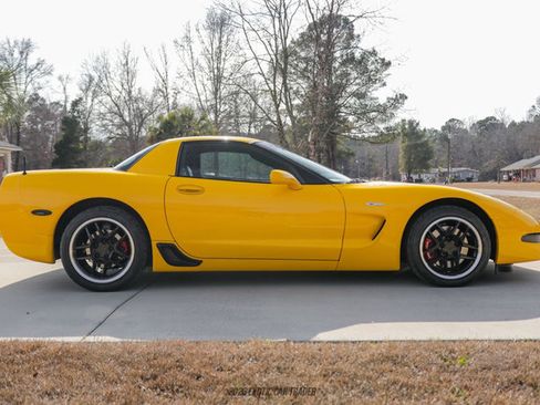 Used 2003 Chevrolet Corvette Z06 w/ Memory Package, 3 Drivers RWD image 8