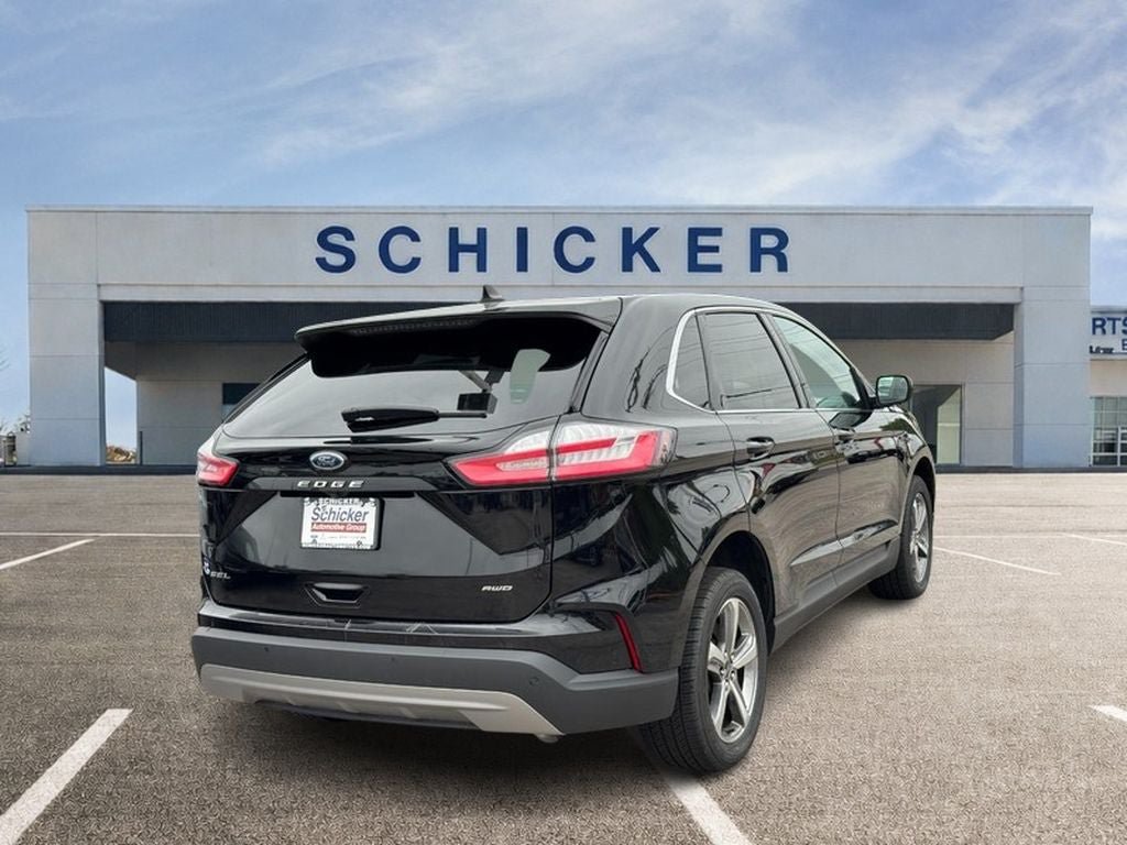 Used 2024 Ford Edge SEL w/ Convenience Package AWD/4WD image 3