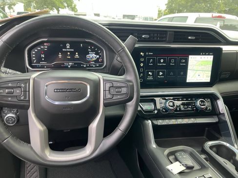 Used 2024 GMC Sierra 3500 Denali w/ Denali Reserve Package AWD/4WD image 7
