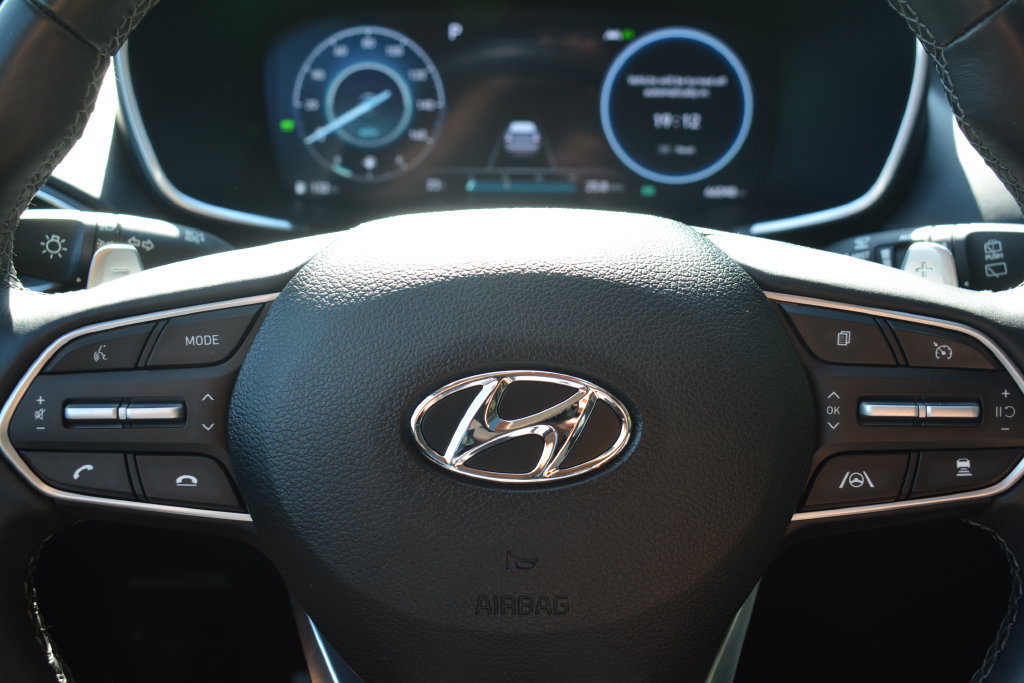 Used 2023 Hyundai Santa Fe Limited AWD/4WD image 13