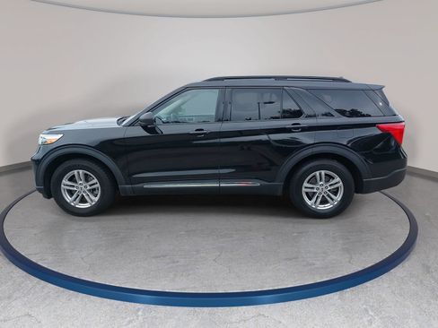 Used 2020 Ford Explorer XLT w/ Equipment Group 202A RWD image 8