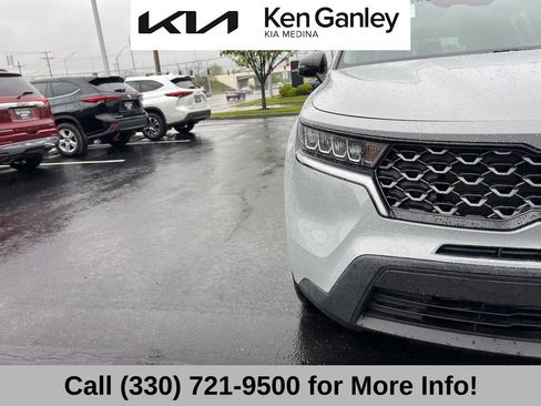 Certified 2023 Kia Sorento S w/ Panoramic Sunroof Package AWD/4WD image 18