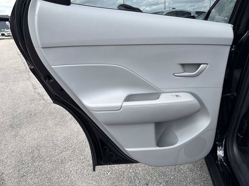 Used 2024 Hyundai Kona SEL FWD image 11