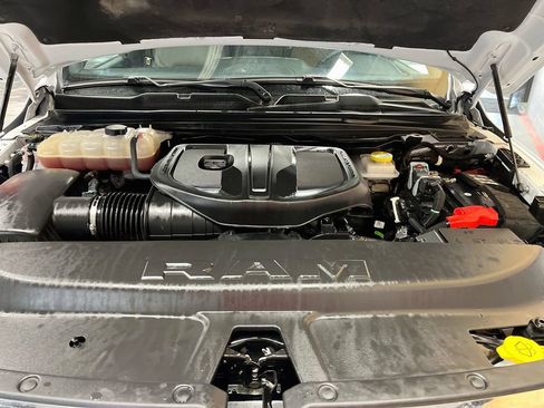 Used 2025 RAM 1500 Big Horn AWD/4WD image 30