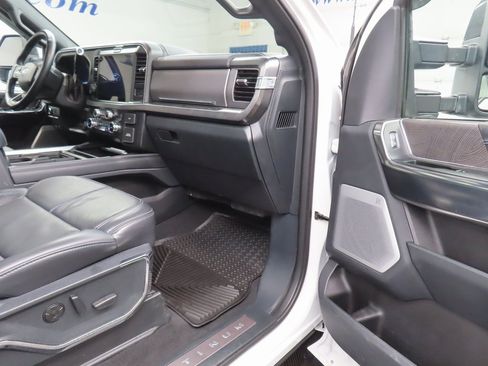 Used 2025 Ford F250 Platinum image 38