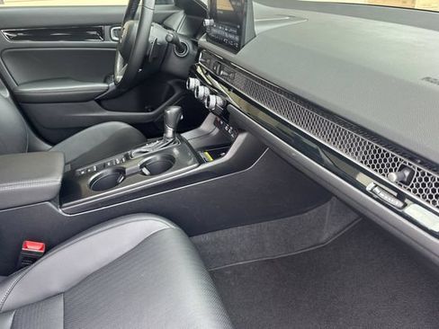 Used 2023 Honda Civic Touring image 18