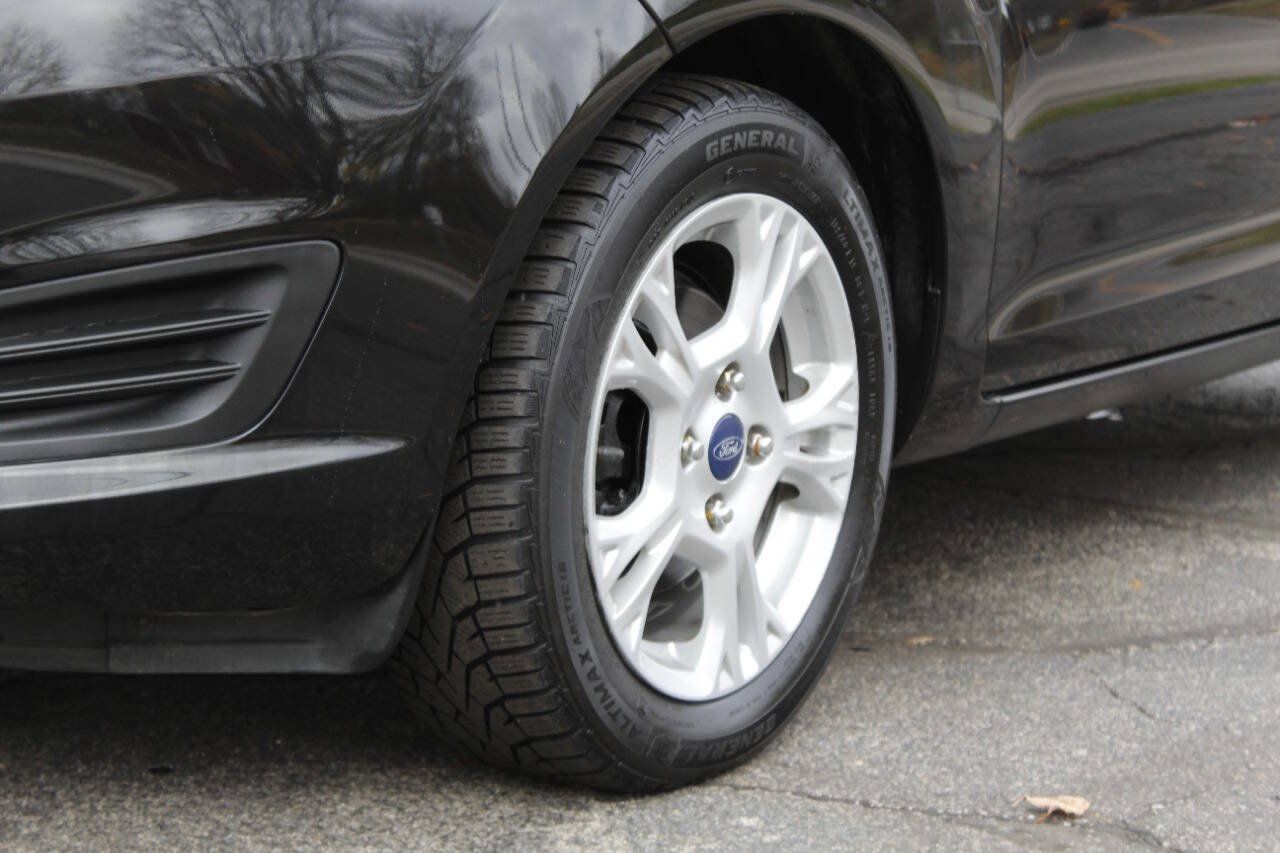 Used 2015 Ford Fiesta SE FWD image 17