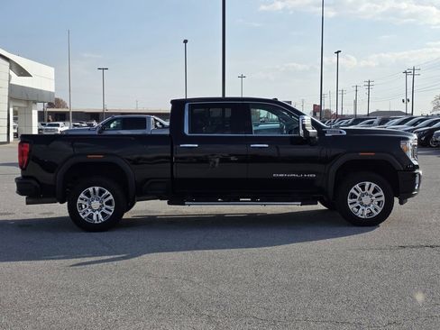 Used 2023 GMC Sierra 2500 Denali w/ Denali Ultimate Package image 9