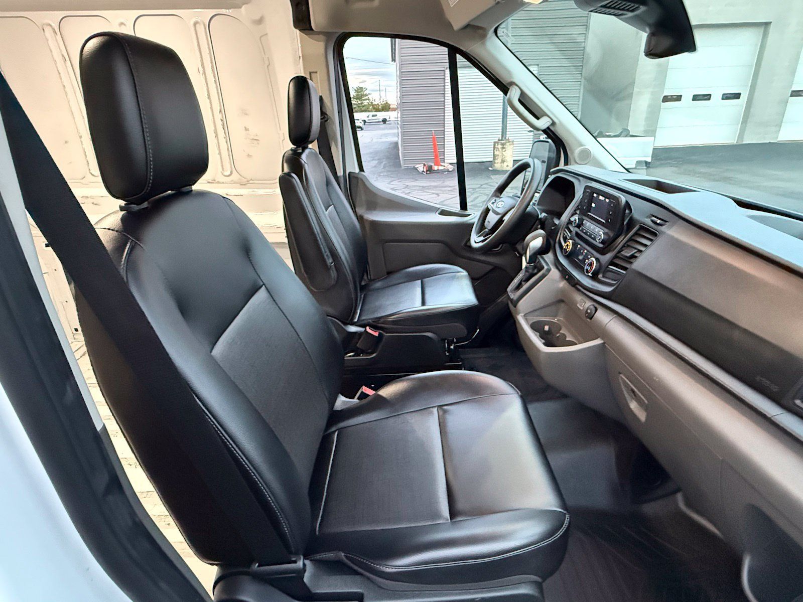 Used 2025 Ford Transit 250 148 Medium Roof RWD image 15