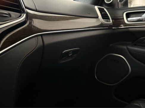 Used 2019 Jeep Grand Cherokee Summit image 21