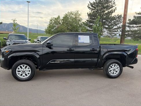 Used 2025 Toyota Tacoma SR5 AWD/4WD image 4