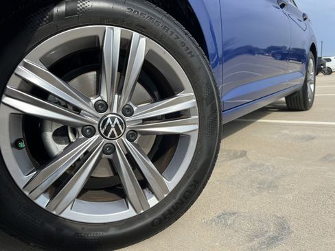 Used 2022 Volkswagen Jetta SE image 14