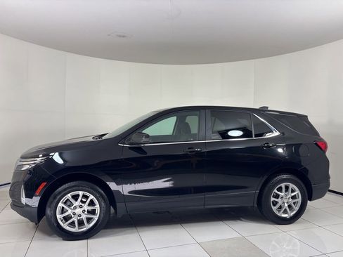 Used 2023 Chevrolet Equinox LT image 2