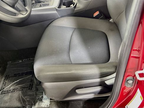 Used 2021 Toyota RAV4 LE FWD image 18