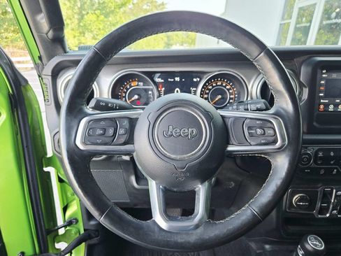 Used 2018 Jeep Wrangler Unlimited Sahara w/ Safety Group AWD/4WD image 25