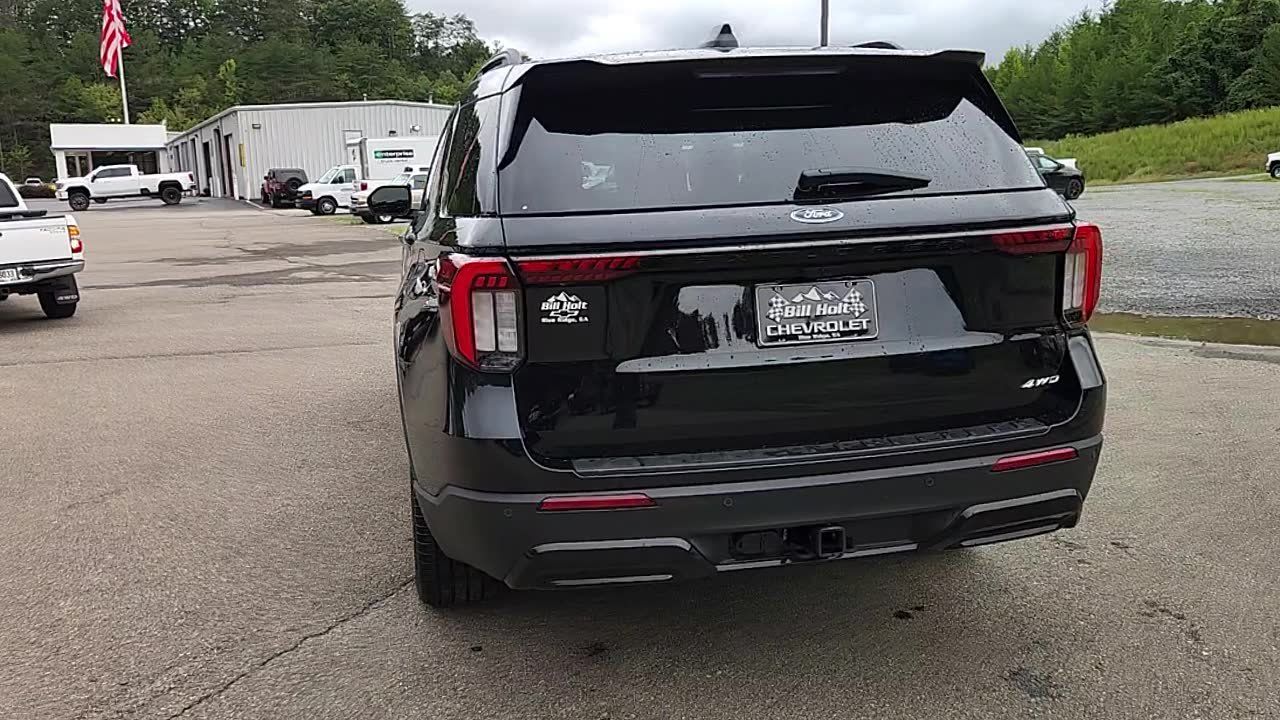 Used 2025 Ford Explorer ST-Line w/ Premium Package AWD/4WD image 4