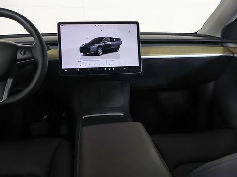 Used 2023 Tesla Model Y Long Range image 34