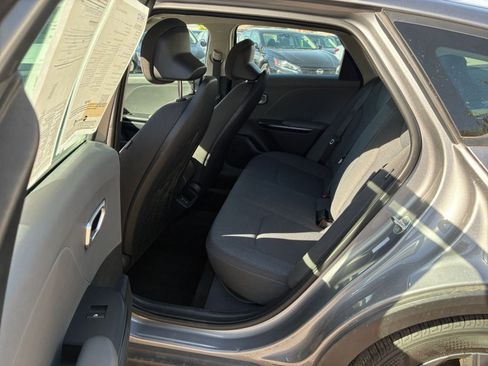 Used 2025 Kia K4 LXS FWD image 24