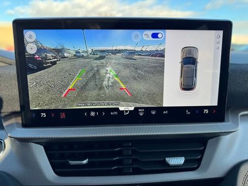 Used 2026 Ford Explorer Active w/ Active Comfort Package image 11