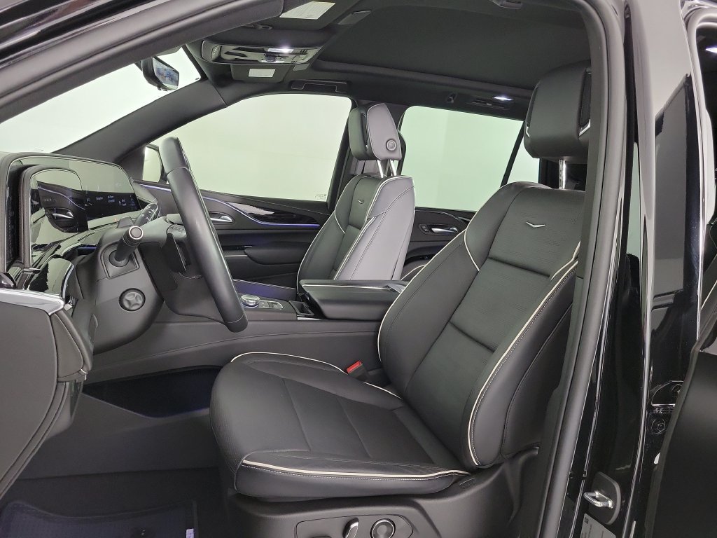 Used 2023 Cadillac Escalade Sport w/ LPO, ONYX Package RWD image 17