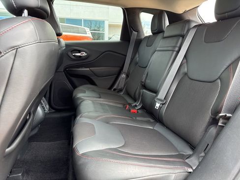 Used 2015 Jeep Cherokee Trailhawk w/ Comfort/Convenience Group image 24