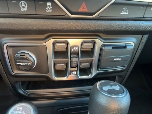 New 2026 Jeep Wrangler Unlimited Sport image 21