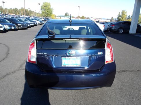 Used 2015 Toyota Prius Persona Series image 4