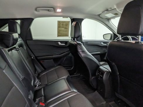 Certified 2025 Ford Escape SE w/ Class II Trailer Tow Package FWD image 36