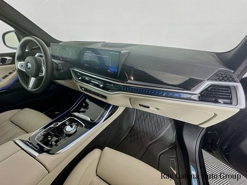 Used 2026 BMW X7 xDrive40i w/ Executive Package image 31